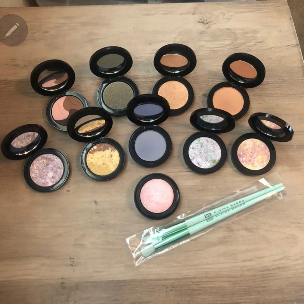 VINCENT LONGO 10 Piece Eye shadow  collection.